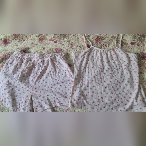 Floral Sleepwear Set / Pajamas - Picture 1 of 7